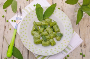 Gnocchi di piselli al burro e salvia